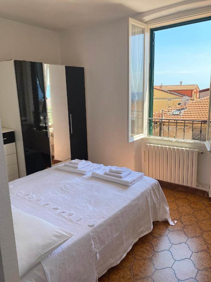 Casa Petra - Appartamento Vista Mare Citta Vecchia Bordighera Exterior foto