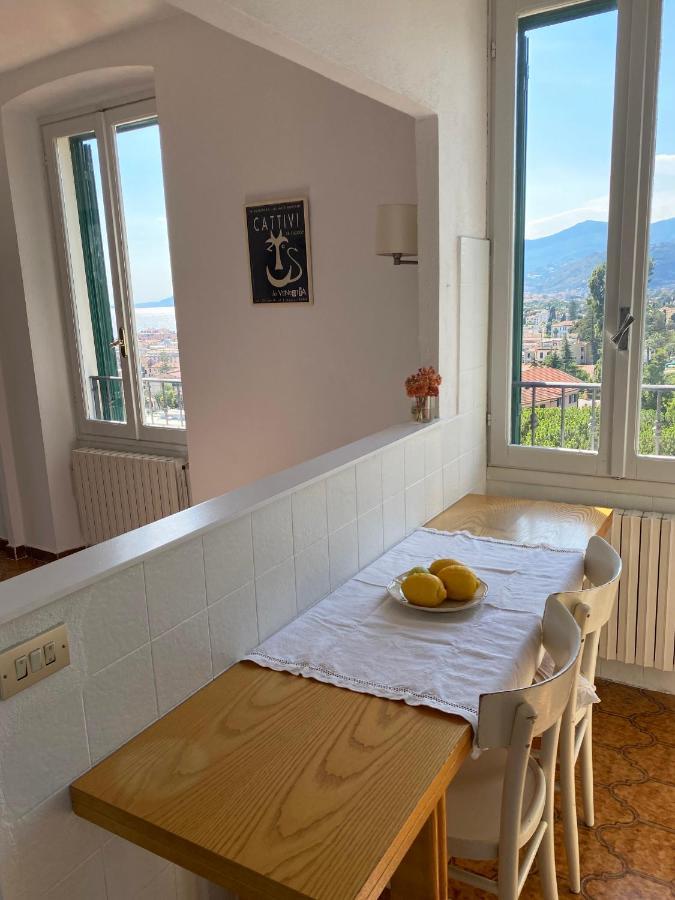 Casa Petra - Appartamento Vista Mare Citta Vecchia Bordighera Exterior foto